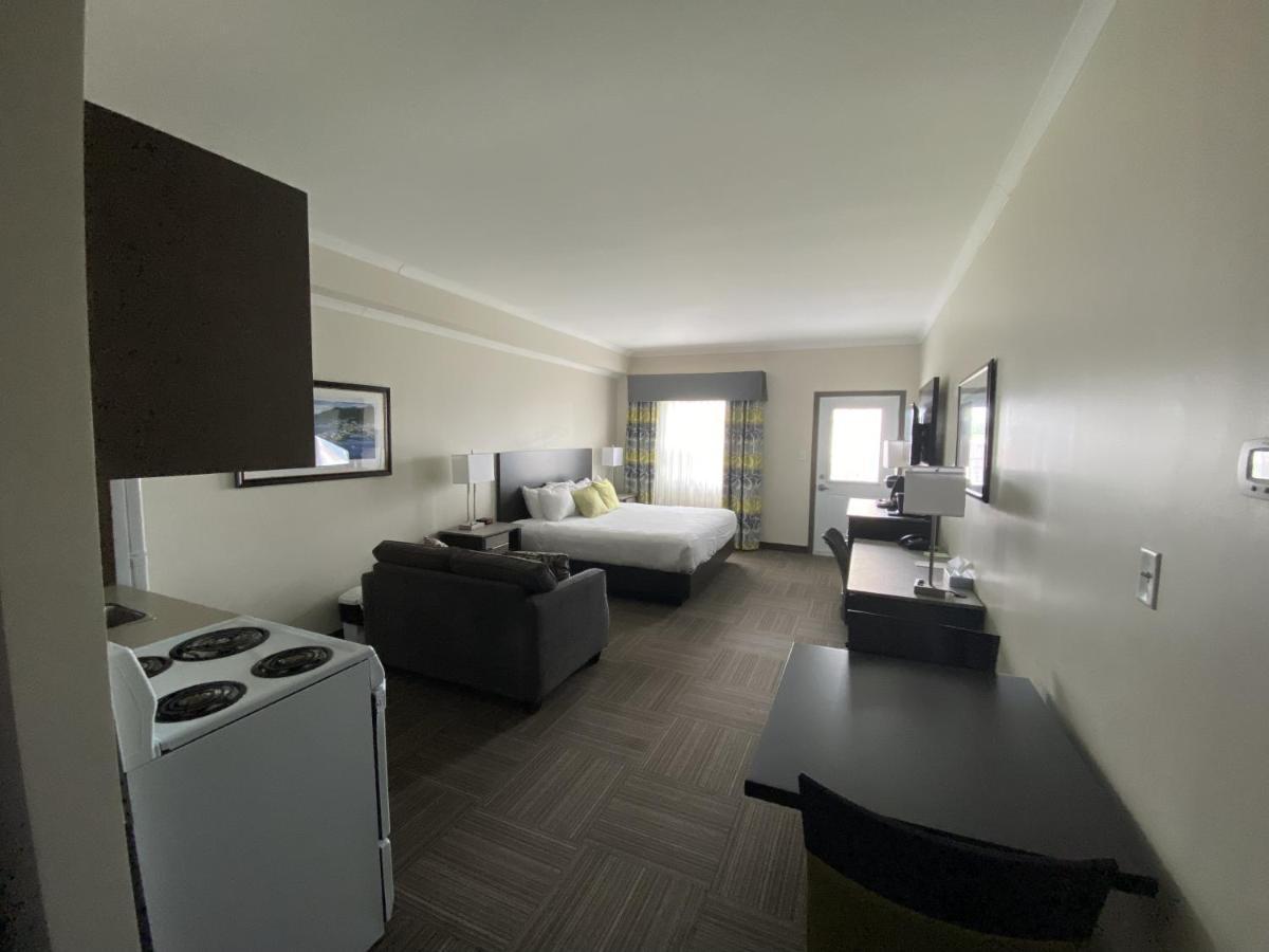 Crossroads Inn & Suites Paradise 外观 照片