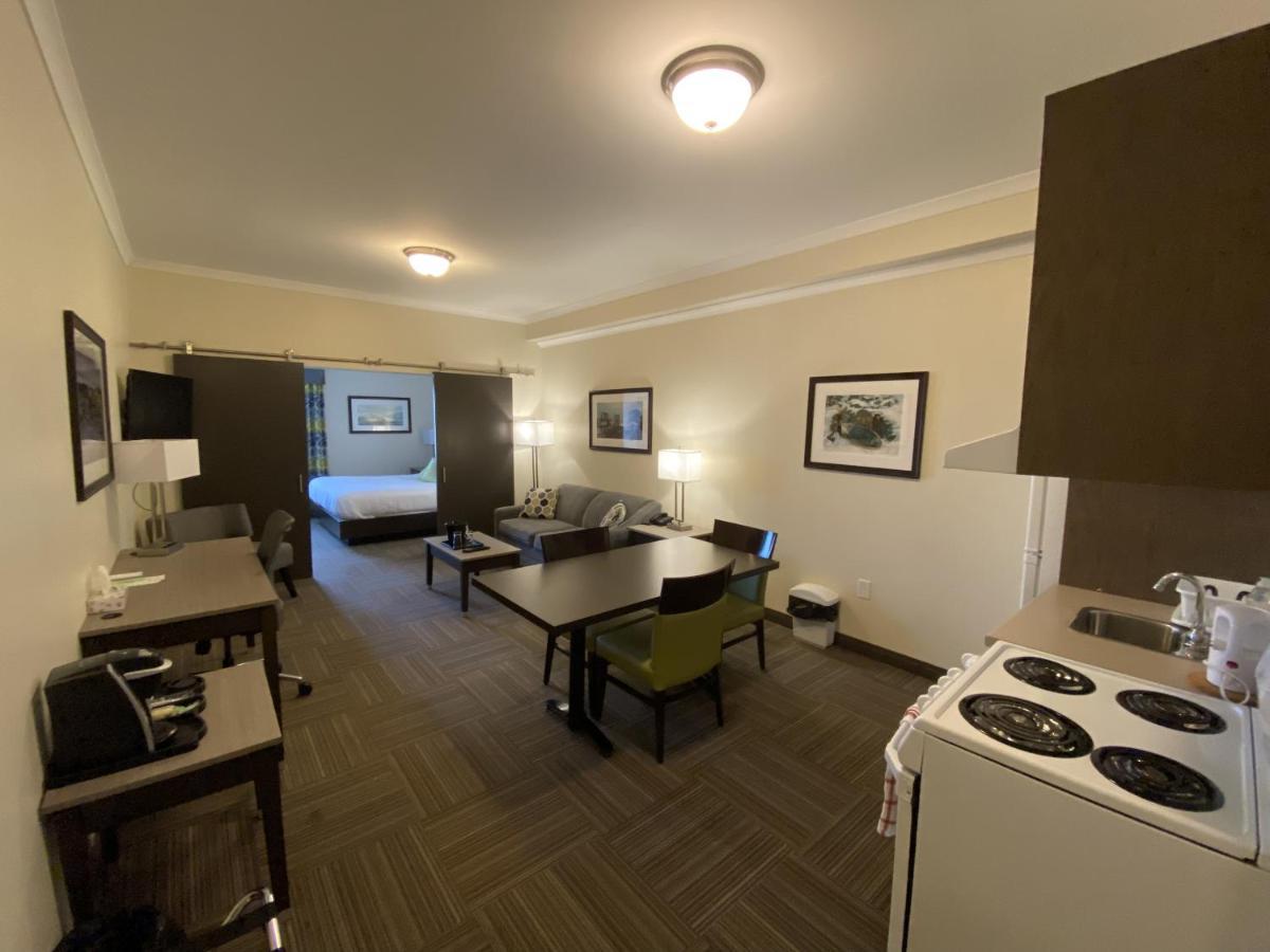Crossroads Inn & Suites Paradise 外观 照片