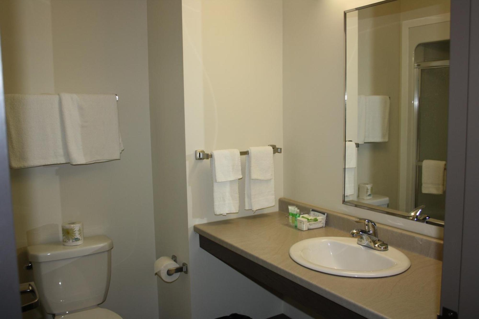 Crossroads Inn & Suites Paradise 客房 照片