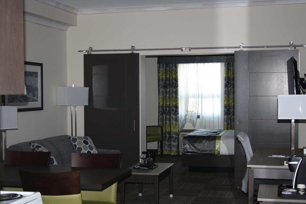 Crossroads Inn & Suites Paradise 外观 照片