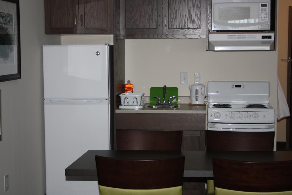 Crossroads Inn & Suites Paradise 外观 照片