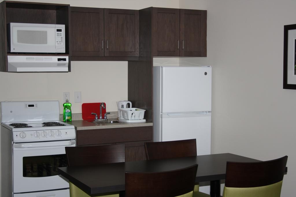 Crossroads Inn & Suites Paradise 外观 照片